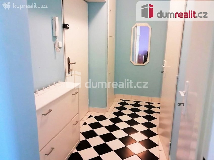 Pronájem bytu 1+1 38 m^2 nám. Mládežníků, Kralupy nad Vltavou 