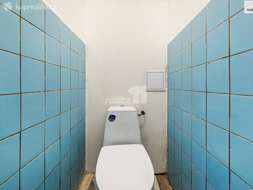 Prodej bytu 3+1 88 m^2 Bytovky, Veltruby 