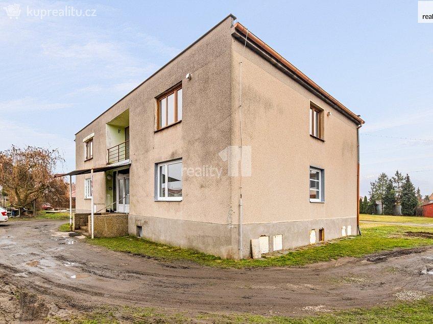 Prodej bytu 3+1 88 m^2 Bytovky, Veltruby 