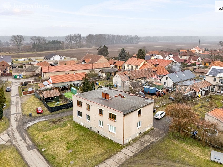 Prodej bytu 3+1 88 m^2 Bytovky, Veltruby 