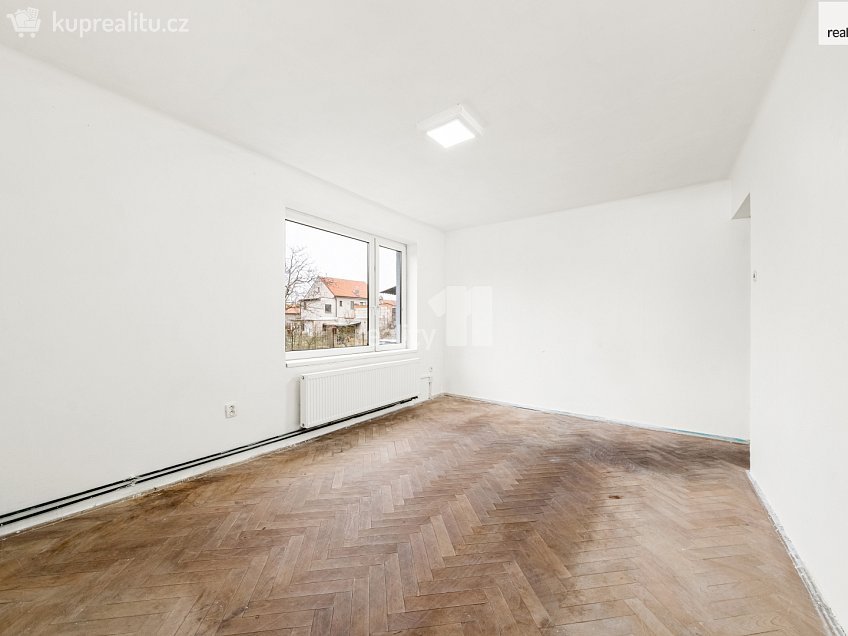 Prodej bytu 3+1 88 m^2 Bytovky, Veltruby 