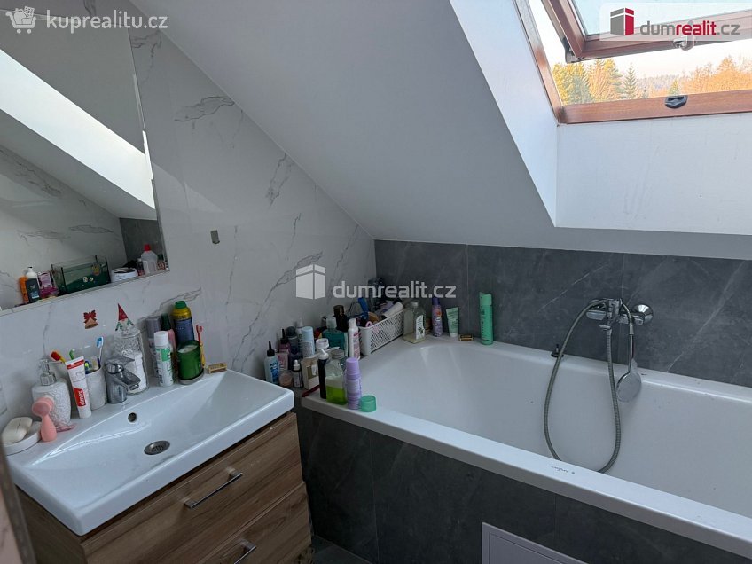 Pronájem bytu 3+kk 65 m^2 Libež, Libež 