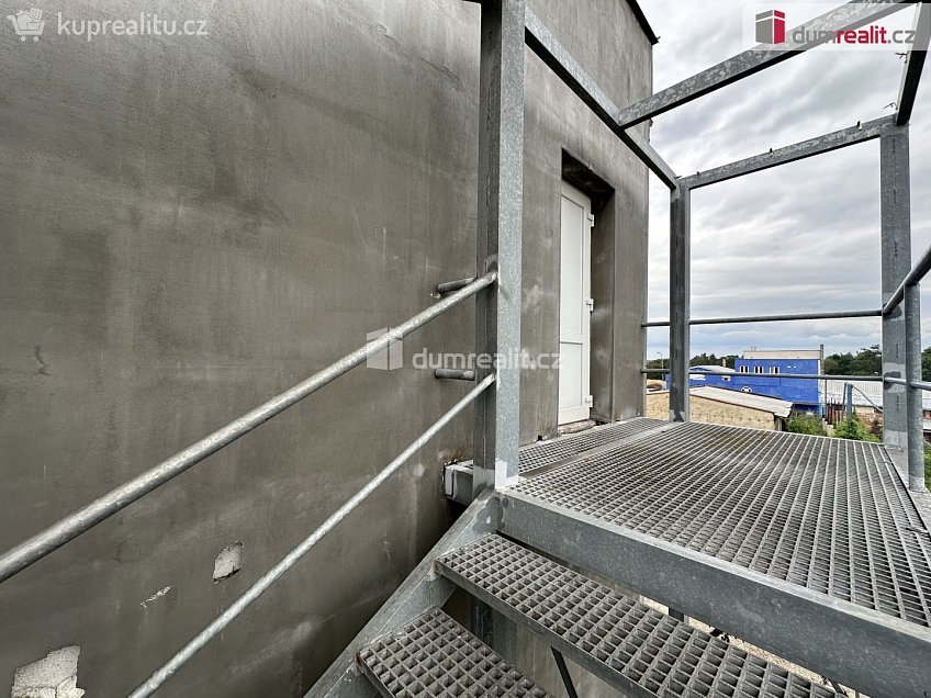 Pronájem  obchodních prostor 450 m^2 Horní huť, Dubňany 