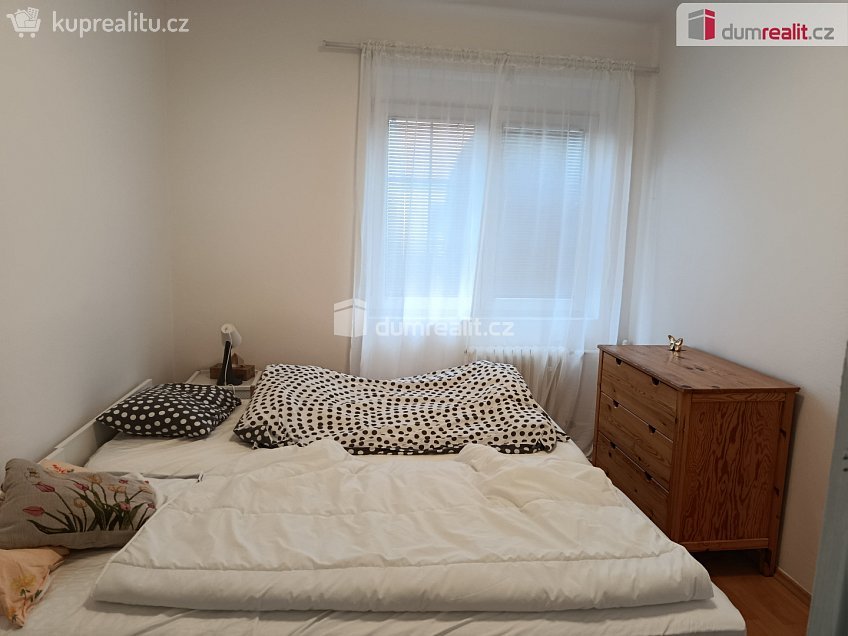 Pronájem bytu 2+1 44 m^2 Jenečská, Praha 6 