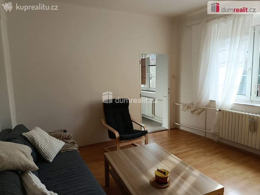 Pronájem bytu 2+1 44 m^2 Jenečská, Praha 6 