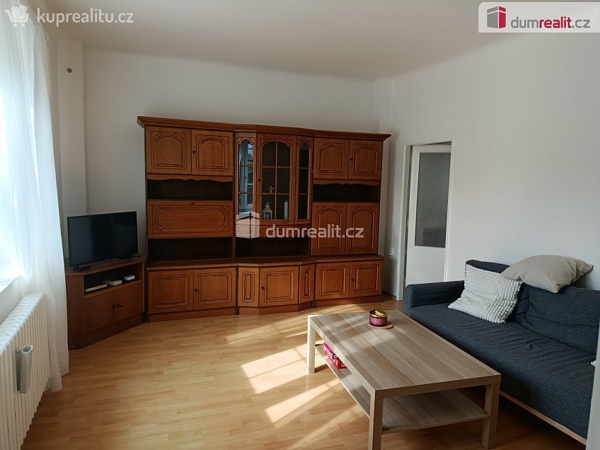 Pronájem bytu 2+1 44 m^2 Jenečská, Praha 6 