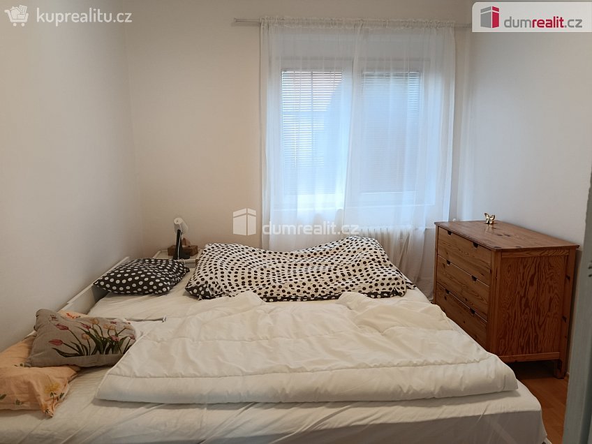 Pronájem bytu 2+1 44 m^2 Jenečská, Praha 6 