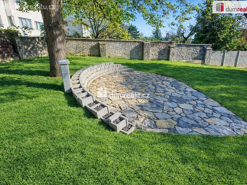 Pronájem bytu 1+kk 74 m^2 Nad pískovnou, Praha 4 