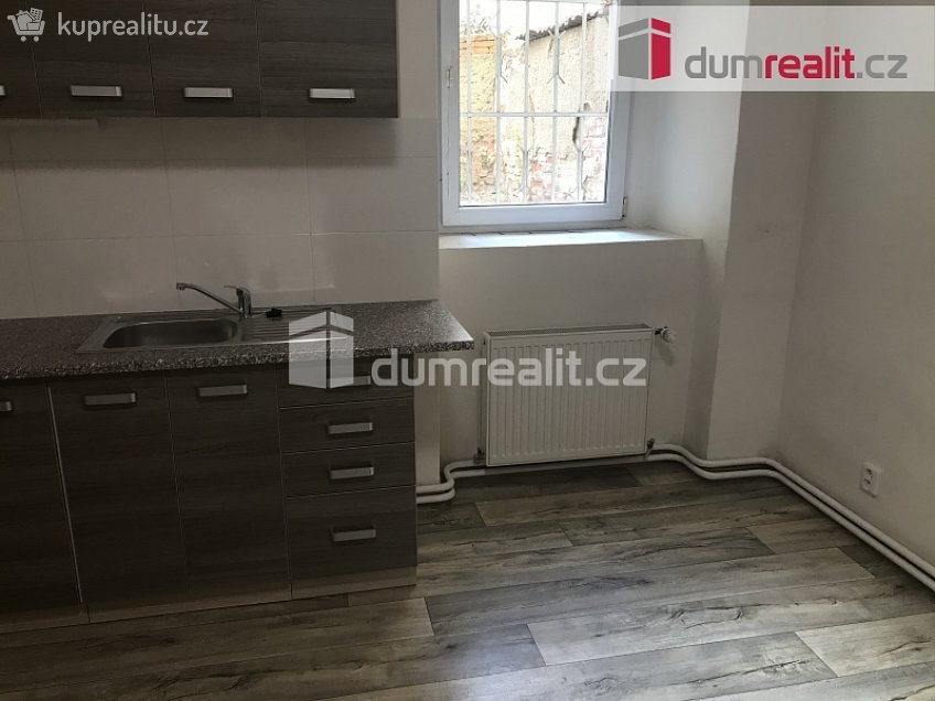 Pronájem bytu - pokoj 17 m^2 Generála Janouška, Praha 14 