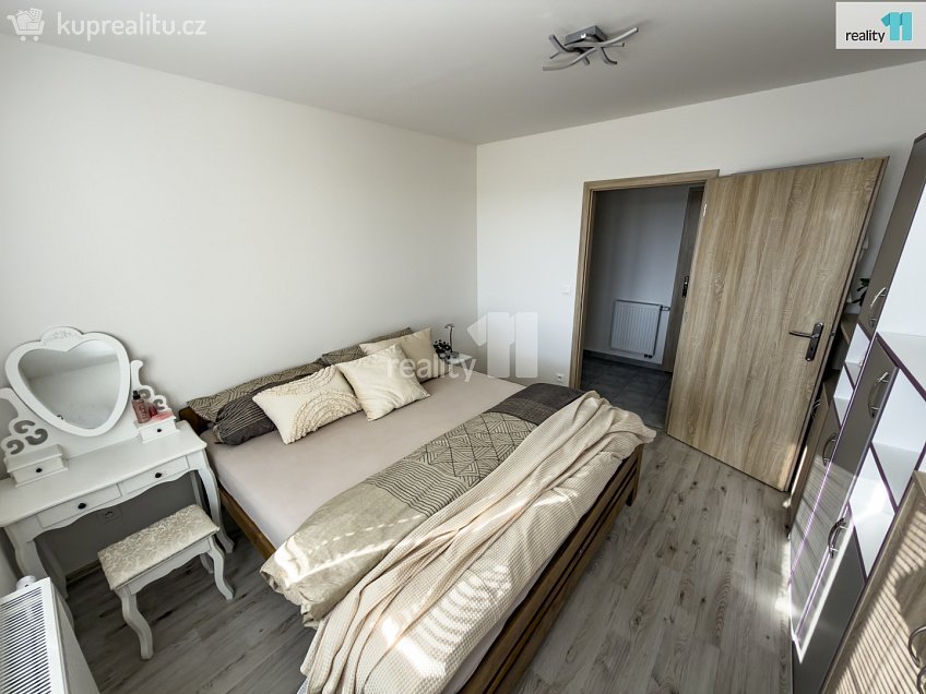 Prodej bytu 3+kk 64 m^2 Lošany, Lošany 