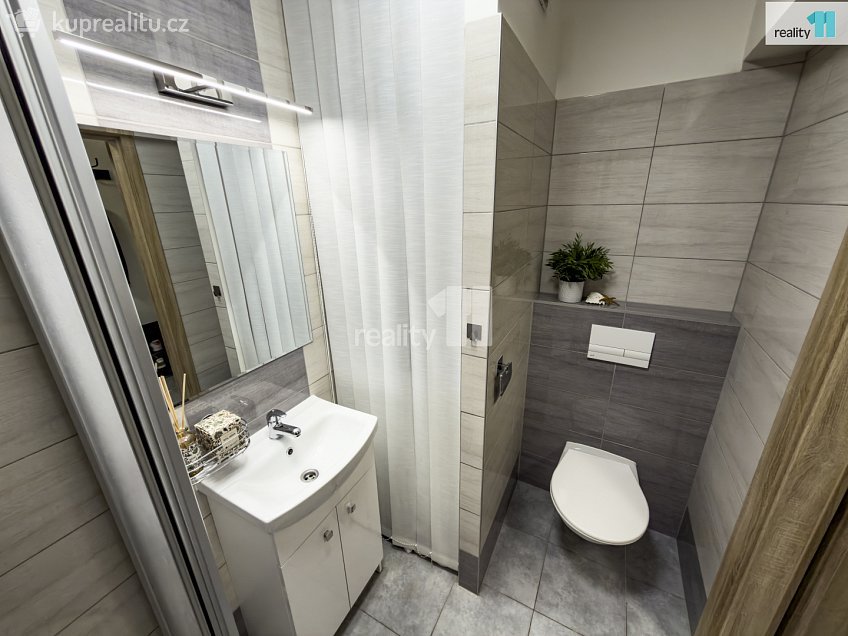 Prodej bytu 3+kk 64 m^2 Lošany, Lošany 