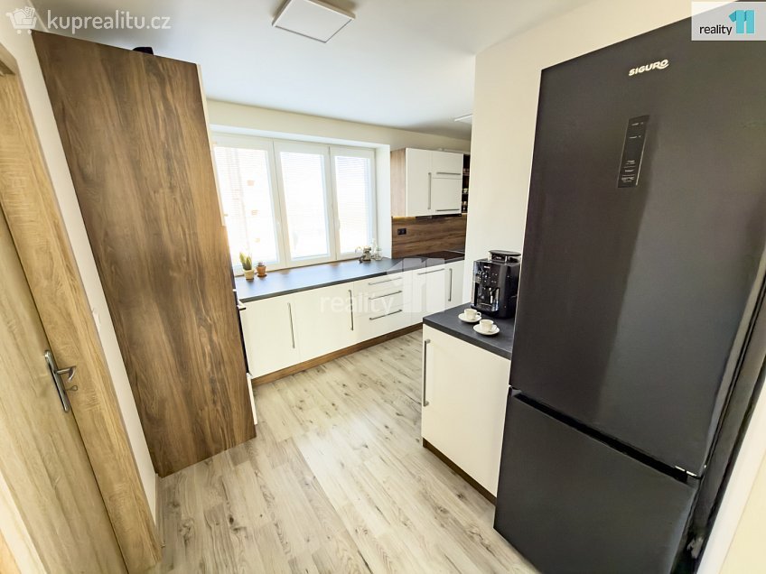 Prodej bytu 3+kk 64 m^2 Lošany, Lošany 