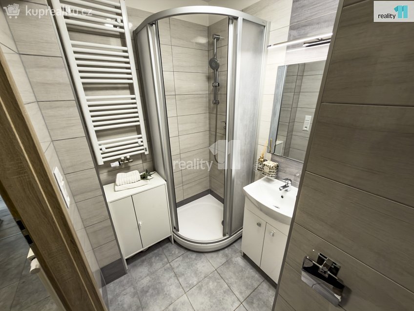 Prodej bytu 3+kk 64 m^2 Lošany, Lošany 