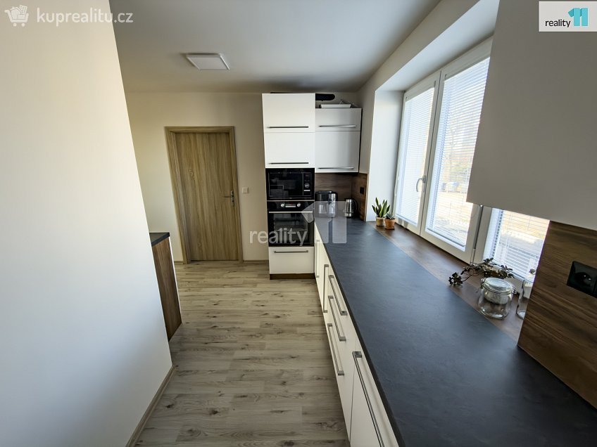 Prodej bytu 3+kk 64 m^2 Lošany, Lošany 