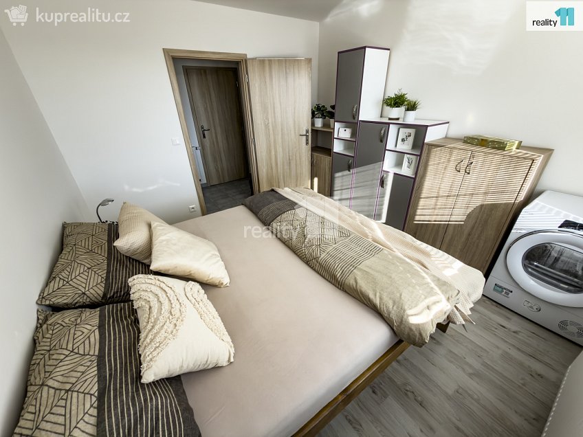 Prodej bytu 3+kk 64 m^2 Lošany, Lošany 