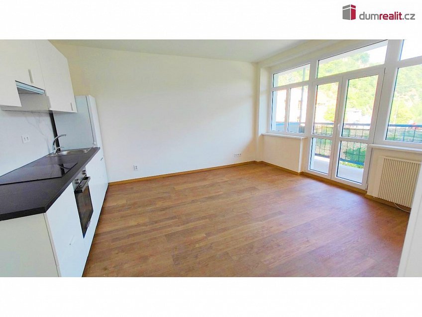 Pronájem bytu 2+kk 64 m^2 Hlavní, Štěchovice 