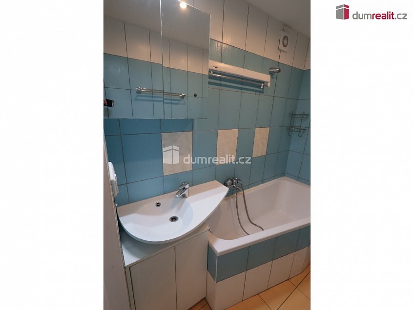 Pronájem bytu 2+kk 42 m^2 Malkovského, Praha 18 