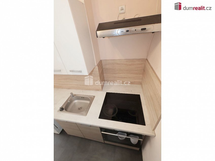 Pronájem bytu 2+kk 42 m^2 Malkovského, Praha 18 