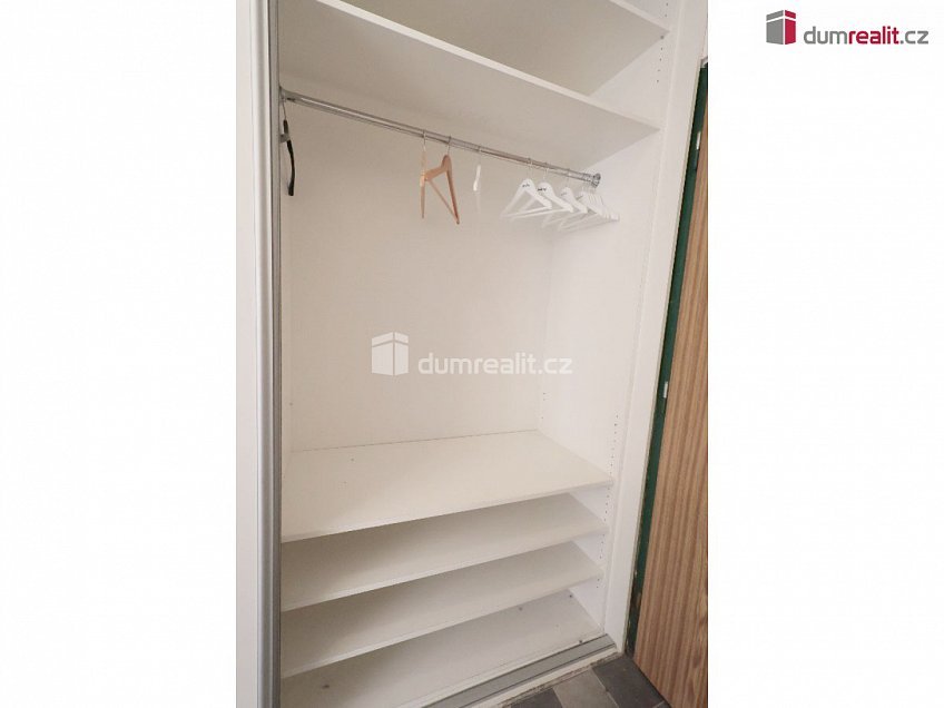 Pronájem bytu 2+kk 42 m^2 Malkovského, Praha 18 