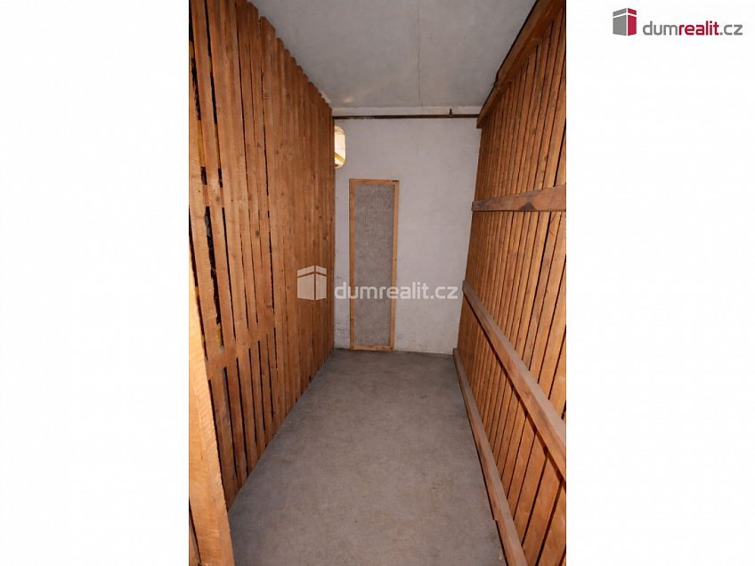 Pronájem bytu 2+kk 42 m^2 Malkovského, Praha 18 