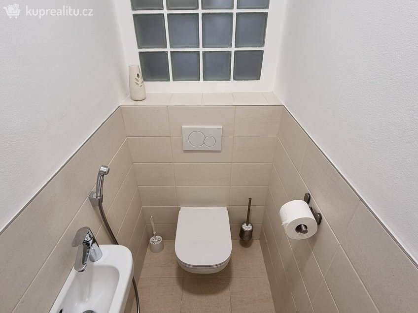 Pronájem bytu 2+kk 45 m^2 Hlavní třída 681, Mariánské Lázně 