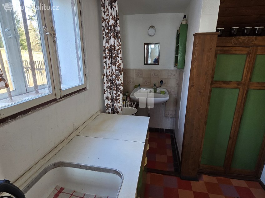 Prodej  chalupy 1463 m^2 Lesní, Horní Blatná 