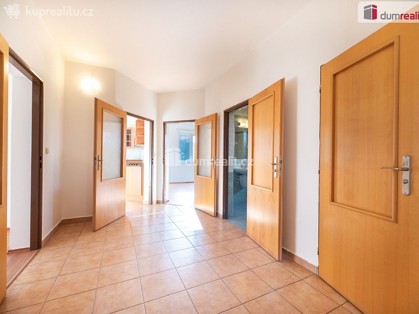 Prodej  rodinného domu 253 m^2 Dolní Třebonín, Dolní Třebonín 