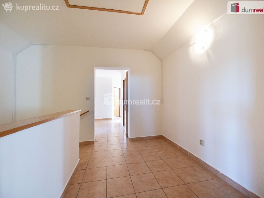 Prodej  rodinného domu 253 m^2 Dolní Třebonín, Dolní Třebonín 