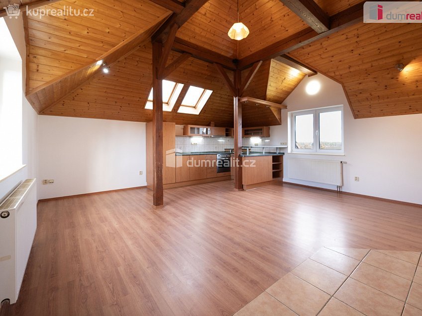 Prodej  rodinného domu 253 m^2 Dolní Třebonín, Dolní Třebonín 