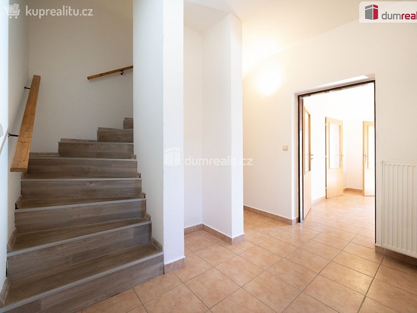 Prodej  rodinného domu 253 m^2 Dolní Třebonín, Dolní Třebonín 