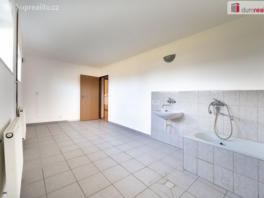 Prodej  rodinného domu 253 m^2 Dolní Třebonín, Dolní Třebonín 