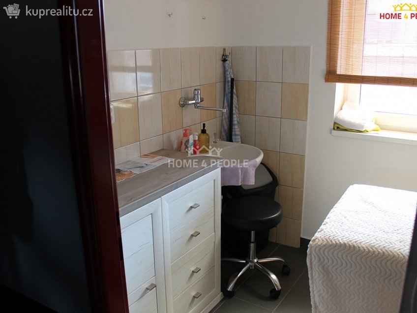 Pronájem  kanceláře 48 m^2 Antuškova, Benešov 