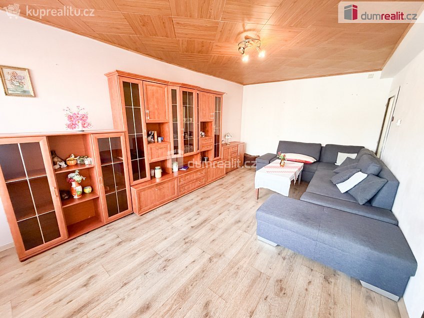 Prodej bytu 3+1 80 m^2 Palackého, Chotětov 