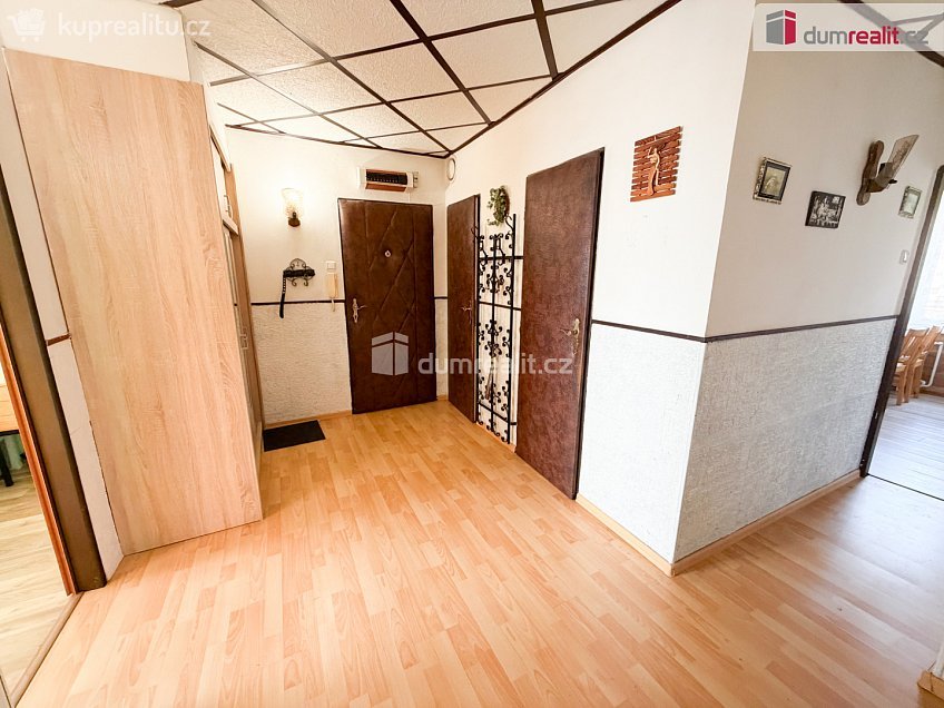 Prodej bytu 3+1 80 m^2 Palackého, Chotětov 