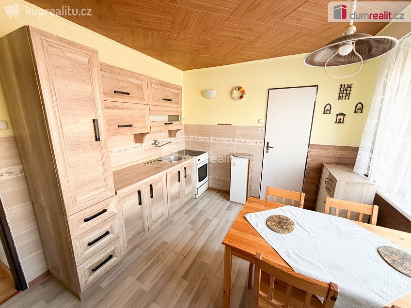 Prodej bytu 3+1 80 m^2 Palackého, Chotětov 