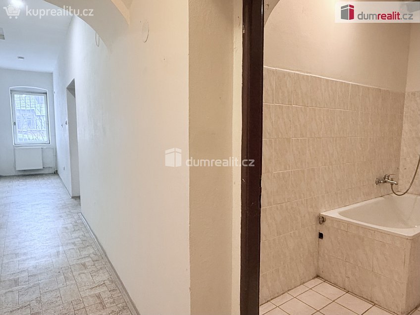 Pronájem bytu 1+kk 37 m^2 Jindřicha z Lipé, Česká Lípa 