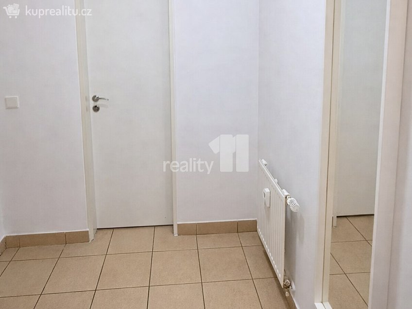 Pronájem bytu 1+kk 50 m^2 Pod Bohdalcem I, Praha 10 