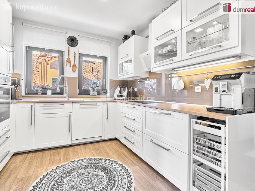 Prodej bytu 4+1 92 m^2 Příčná, Karlovy Vary 