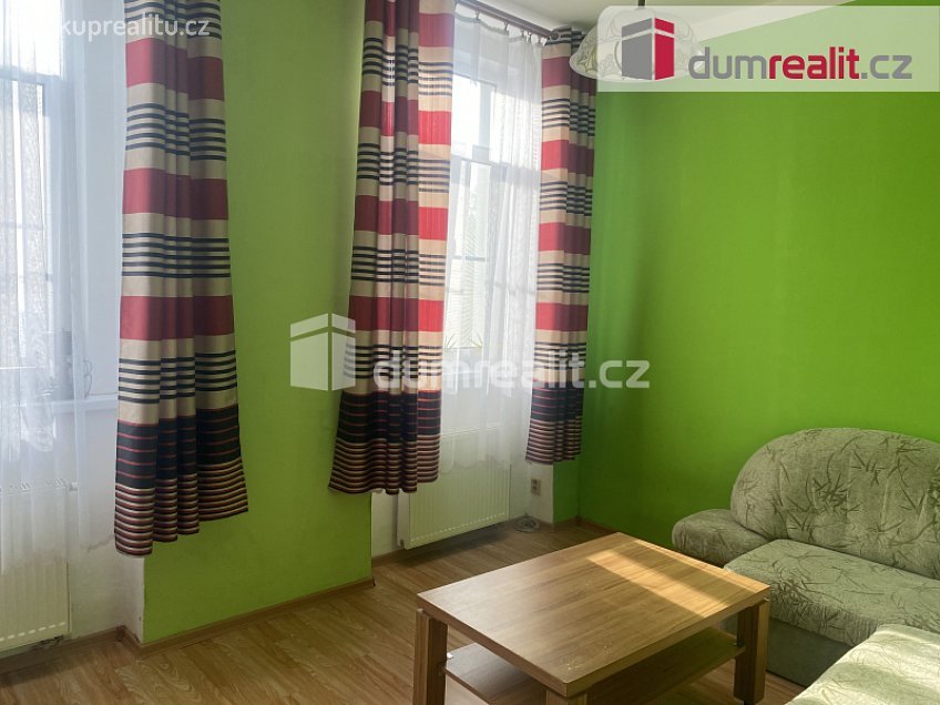 Pronájem bytu 1+1 40 m^2 Zenklova, Praha 8 