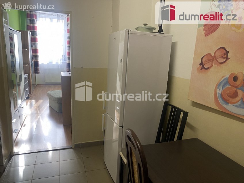 Pronájem bytu 1+1 40 m^2 Zenklova, Praha 8 