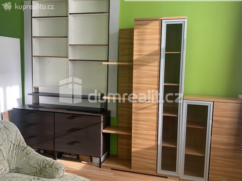 Pronájem bytu 1+1 40 m^2 Zenklova, Praha 8 