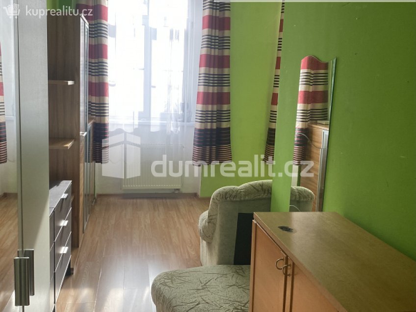 Pronájem bytu 1+1 40 m^2 Zenklova, Praha 8 