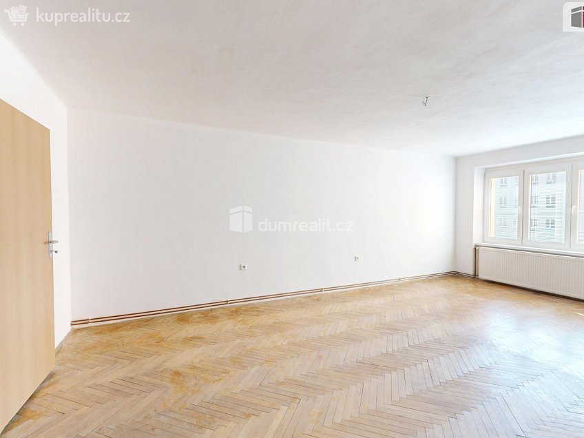 Prodej bytu 1+1 51 m^2 náměstí Svaté Hedviky, Opava 