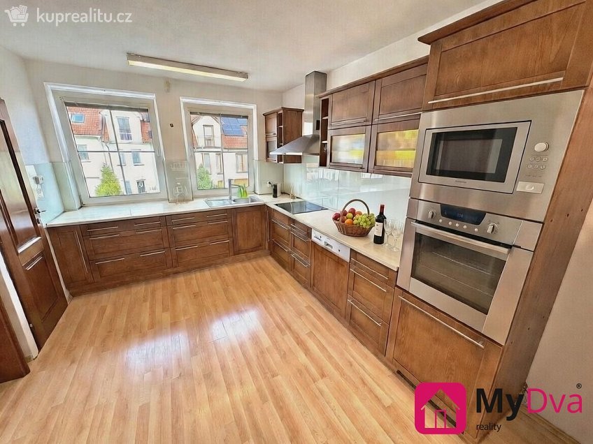 Prodej  rodinného domu 195 m^2 M. Horákové, Třebíč 