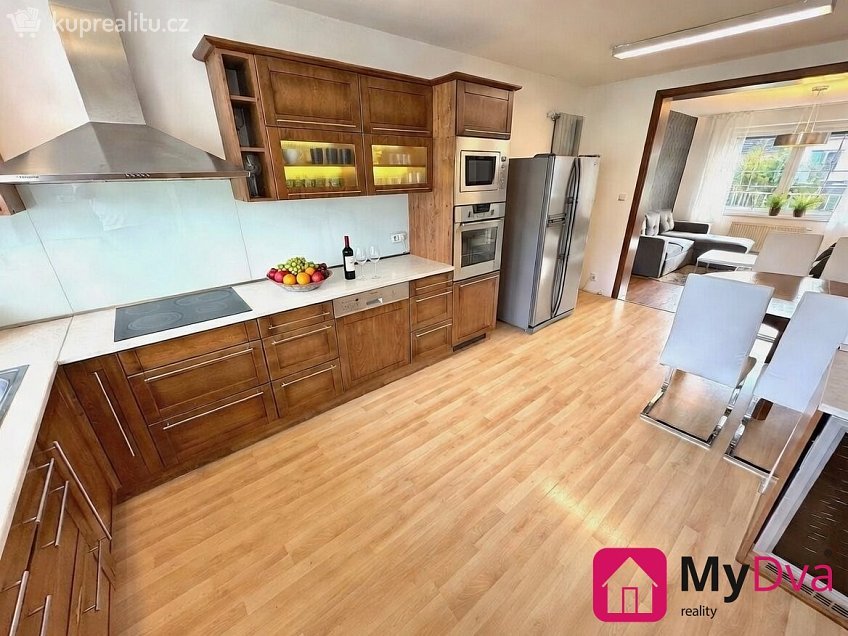 Prodej  rodinného domu 195 m^2 M. Horákové, Třebíč 