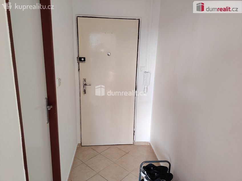 Pronájem bytu 1+kk 19 m^2 Jezdecká, Děčín 