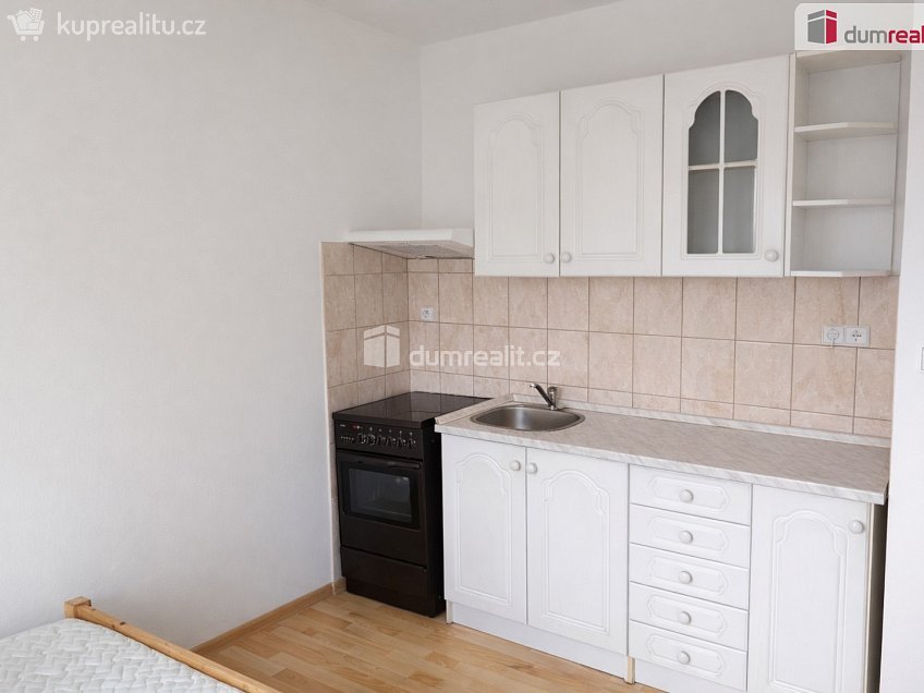 Pronájem bytu 1+kk 19 m^2 Jezdecká, Děčín 