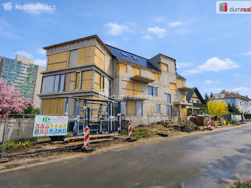 Pronájem  obchodních prostor 132 m^2 Štúrova, Praha 4 