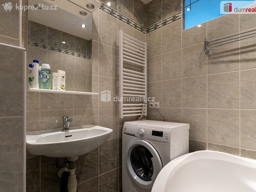 Pronájem bytu 3+1 65 m^2 Hroznatova, Mariánské Lázně 