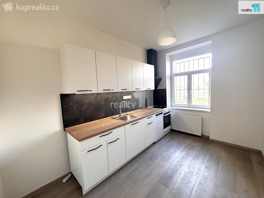 Pronájem bytu 1+1 47 m^2 Hanusova, Praha 4 